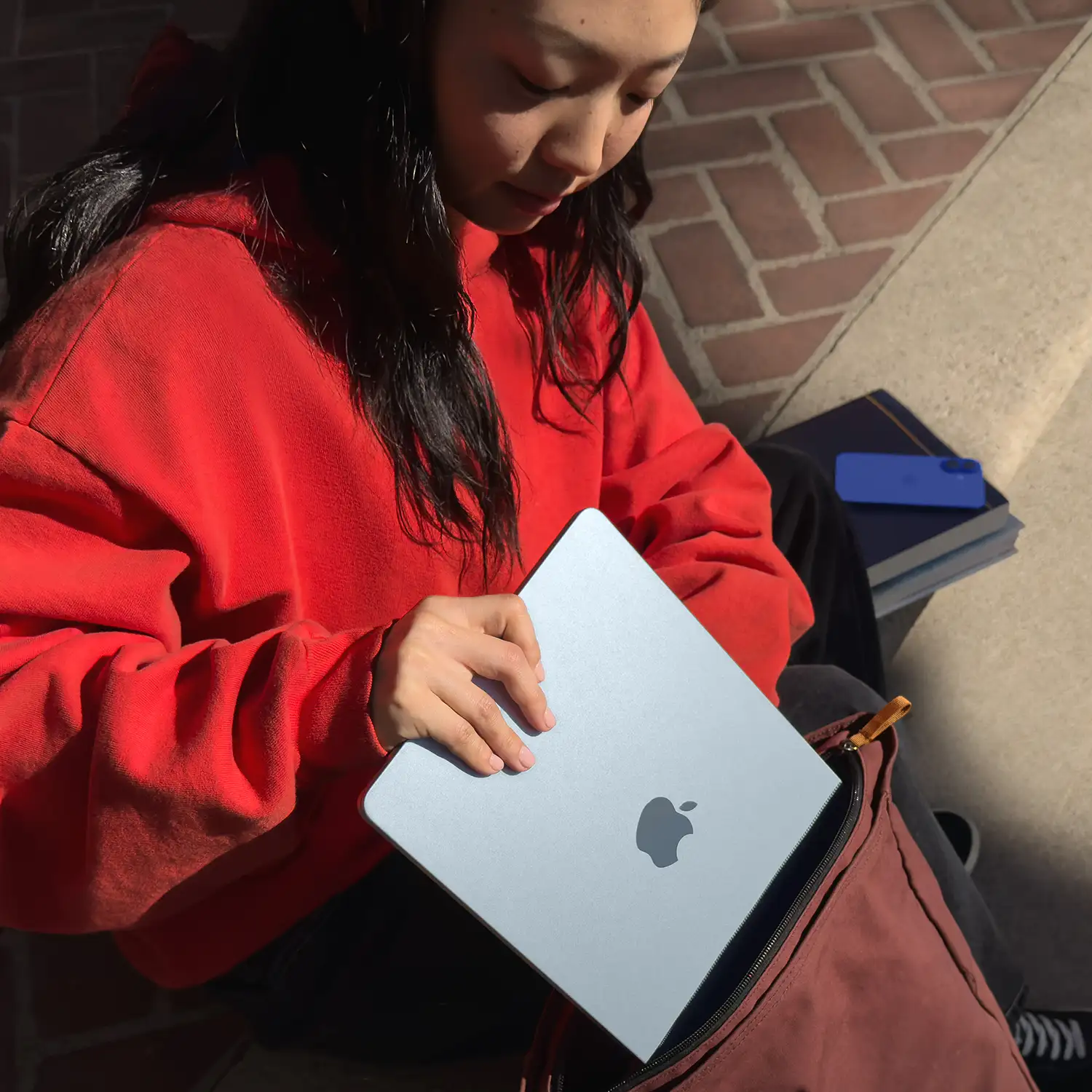 Macbook Air 13.6'' - M4  10-Core CPU  8-Core GPU - 16 GB - 256 GB SSD - Himmelblau - 2025